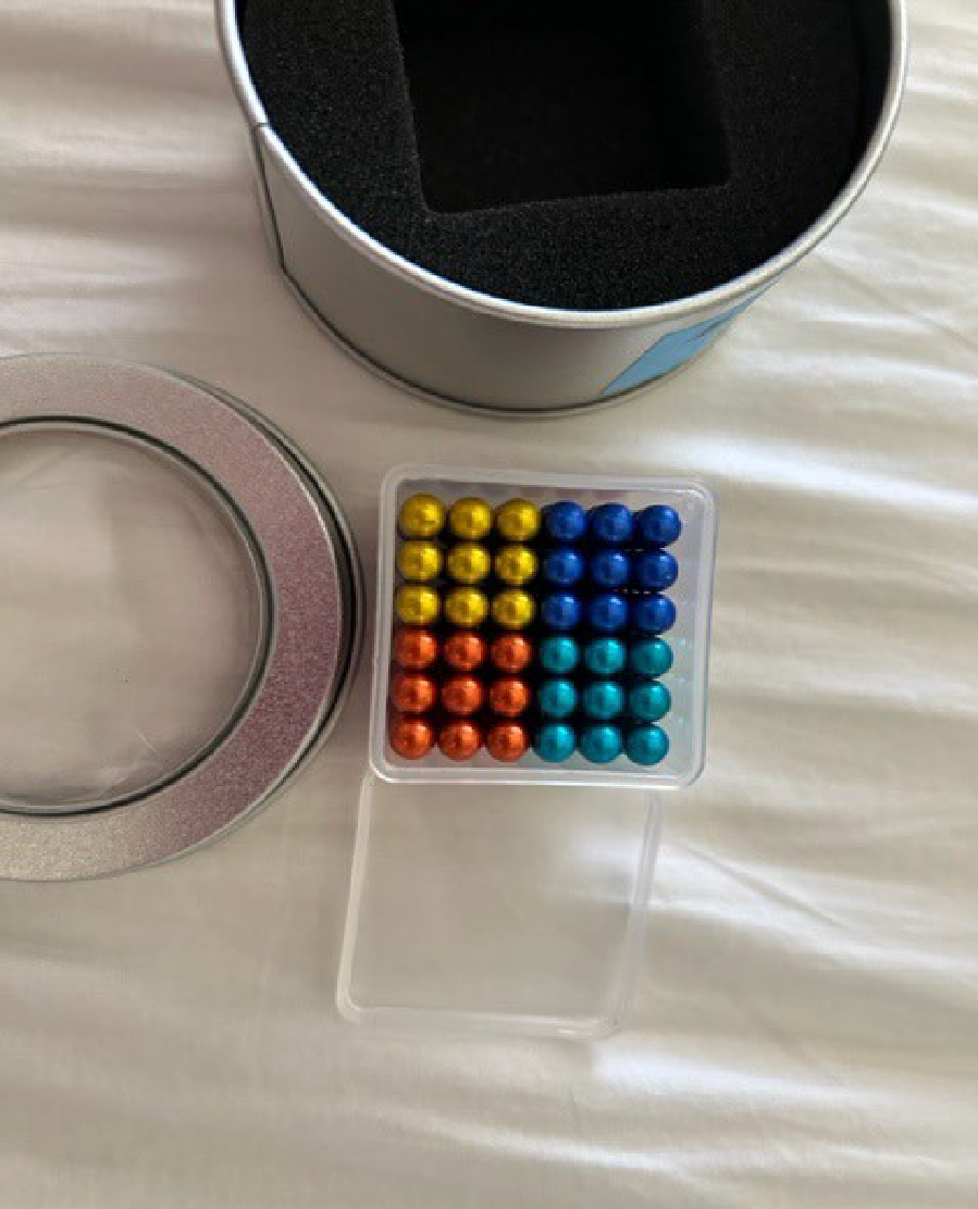 Juego de bolas magnéticas mágicas de 216 piezas de 5 mm de Pedetid (bolas magnéticas, estuche y lata)