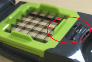 Locking tabs must be pushed towards the blades in order to lock into place