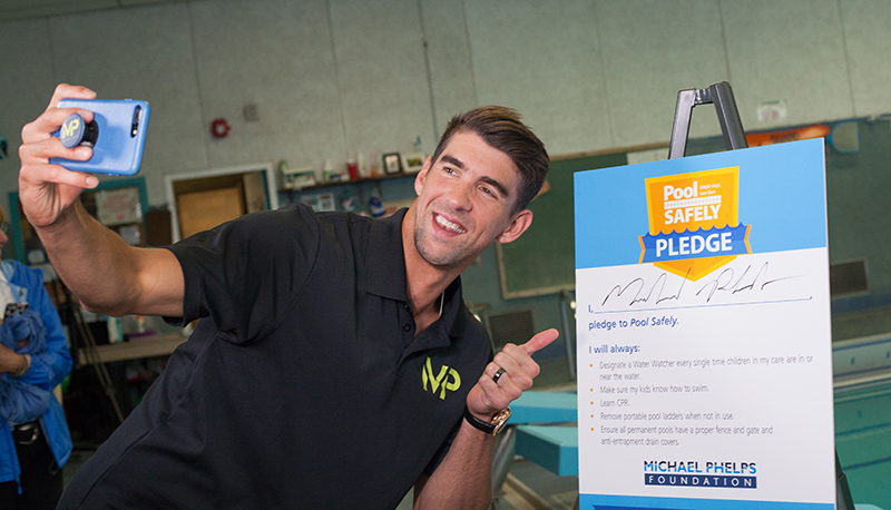 Michael Phelps takes his Pool Safely Pledge selfie