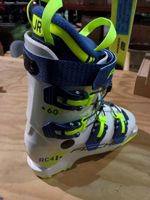 Recalled Fischer RC4 60 Junior Ski Boots - Snow
