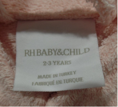 Example of sewn-in neck label