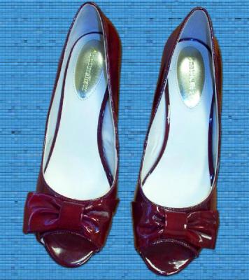 Naturalizer patent leather on sale pumps