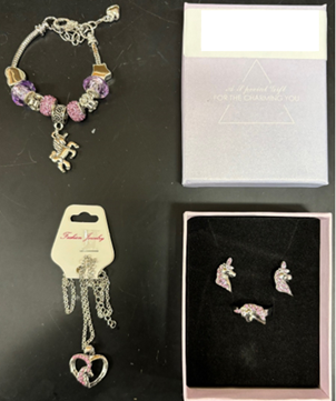 Recalled Yaomiao Unicorn Jewelry Set - Unboxed