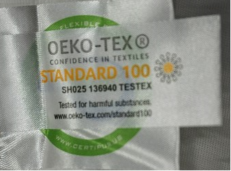 床垫套内的另一个标签上印有“STANDARD 100”